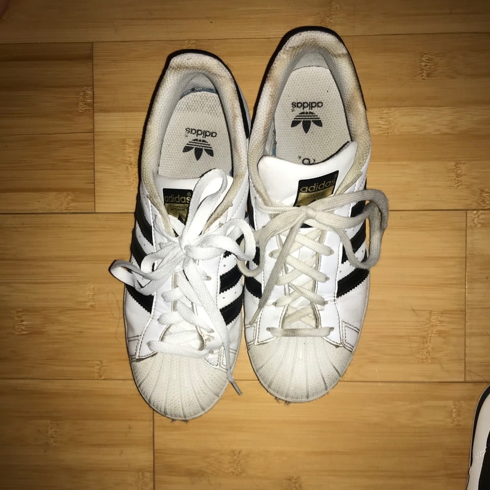 Adidas superstars